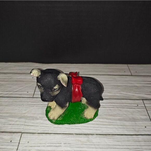 Vintage Tender Times Resin Puppy Wrapped in Red Bow Dog Figurine 3 3/4" Tall - Picture 1 of 9